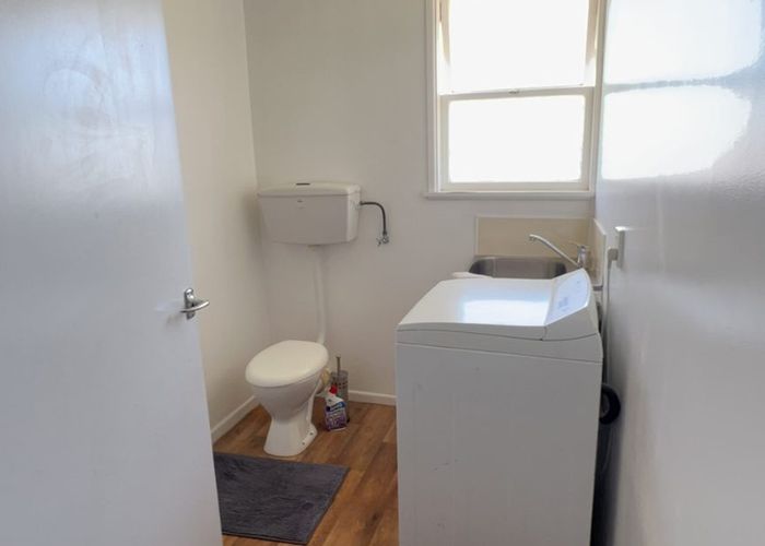  at 2/85 Panorama Road, Mount Wellington, Auckland City, Auckland