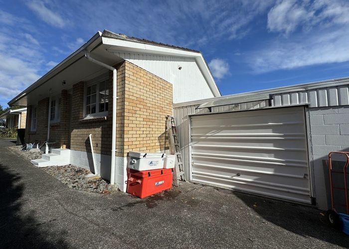  at 2/10 La Veta Avenue, Mount Albert, Auckland City, Auckland