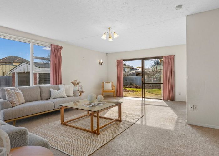  at 218 Yaldhurst Road, Avonhead, Christchurch City, Canterbury