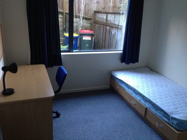  at 2j/9 The Avenue, Albany, North Shore City, Auckland