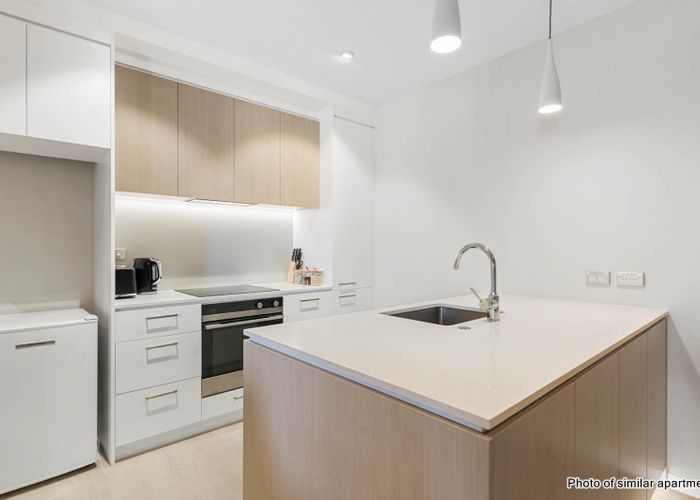  at 210/4 Bute Road, Browns Bay, North Shore City, Auckland