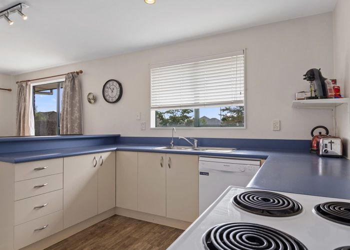  at 10 Albizia Place, Richmond