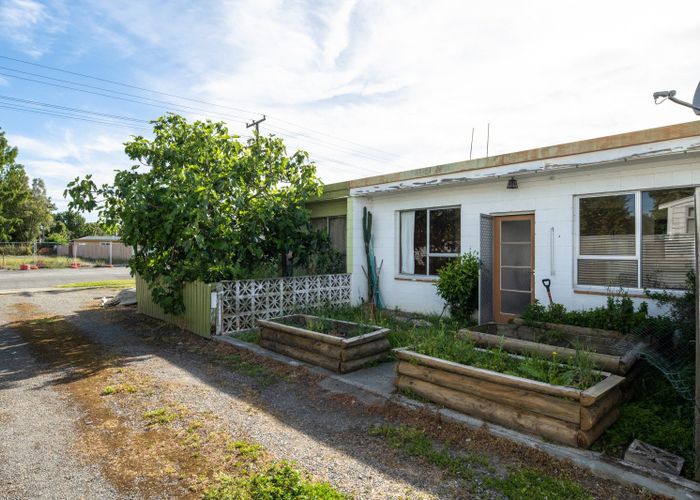 at 2/104 Budge Street, Riversdale, Blenheim