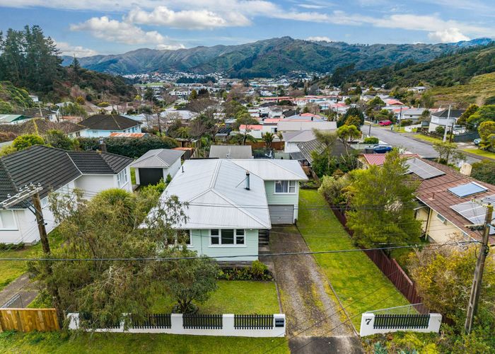  at 7 Reid Road, Wainuiomata, Lower Hutt, Wellington