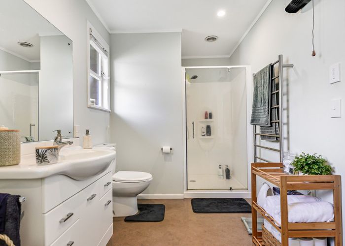  at 8 Springfield Crescent, Enderley, Hamilton