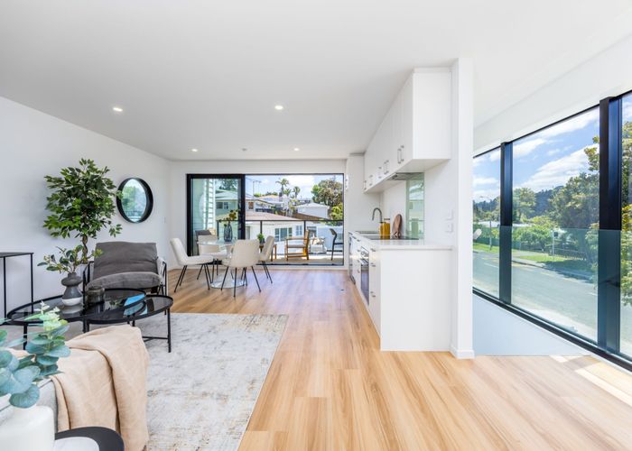  at 52 Lauderdale Road, Birkdale, North Shore City, Auckland
