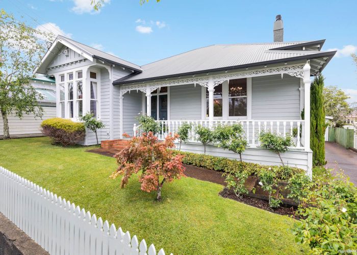  at 3 Mount Pleasant Road, Mount Eden, Auckland
