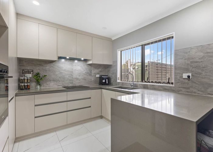  at 12/30 Calvert Avenue, Mangere East, Manukau City, Auckland