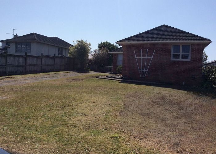  at 10 Andrew Road, Howick, Manukau City, Auckland