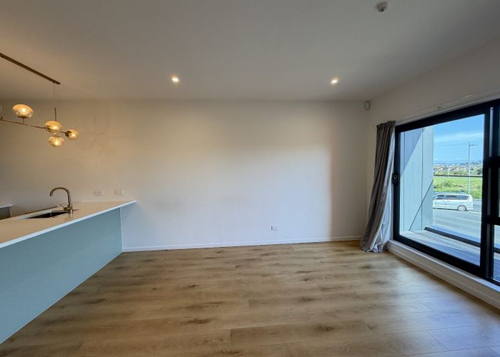  at 2/25 Flat Bush School Road, Flat Bush, Manukau City, Auckland