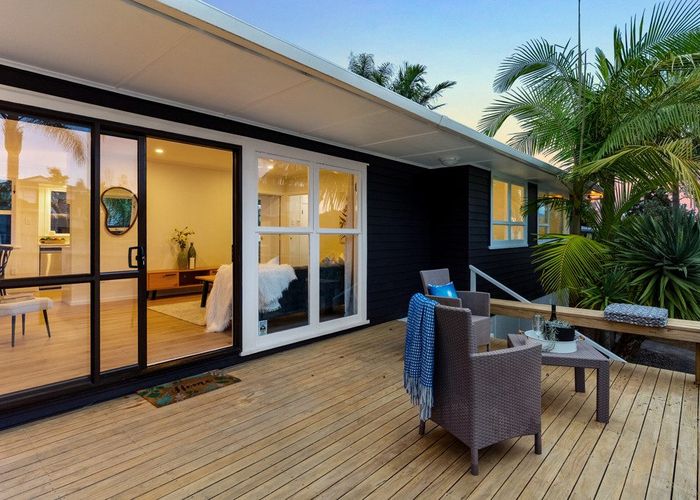  at 21 Lantana Road, Green Bay, Waitakere City, Auckland