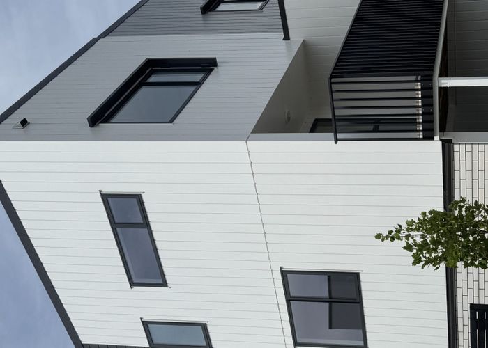  at 5/143 Carlisle Road, Northcross, Auckland