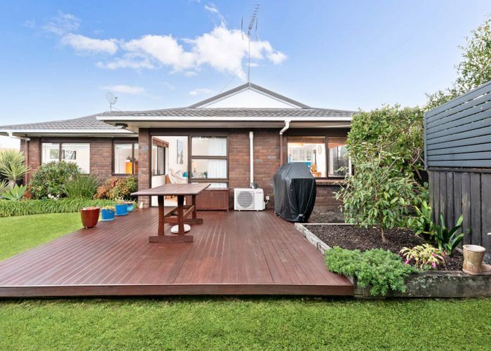  at 2/79 Mirrabooka Avenue, Botany Downs, Manukau City, Auckland