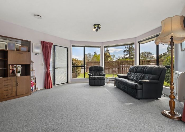  at 1/142 Racecourse Road, Sockburn, Christchurch