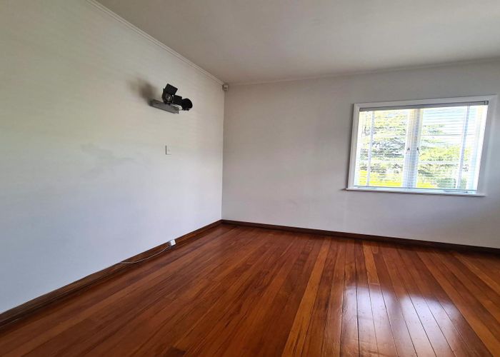  at 92 Te Kawa Road, Greenlane, Auckland City, Auckland