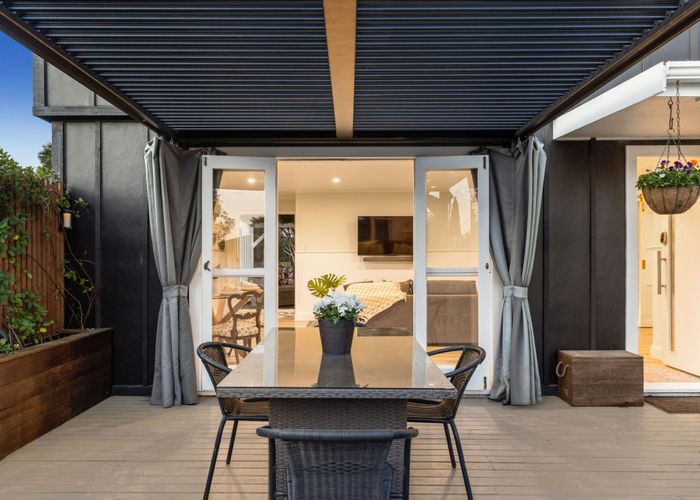  at 2/15 Lynn Road, Bayview, North Shore City, Auckland