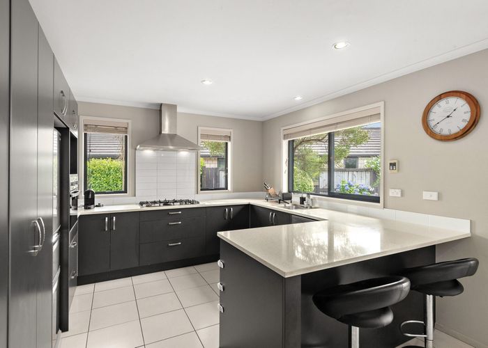  at 35 Tallentire Crescent, Huntington, Hamilton