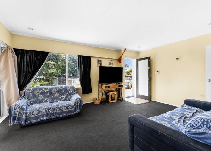  at 2/29 Kindergarten Drive, Conifer Grove, Papakura, Auckland
