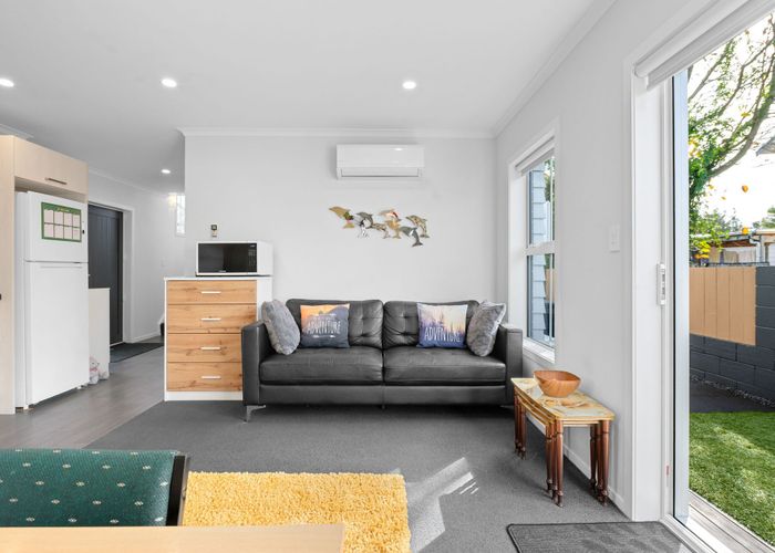  at 2/79 Carrington Avenue, Silverdale, Hamilton, Waikato