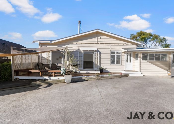  at 2/482 Porchester Road, Randwick Park, Auckland