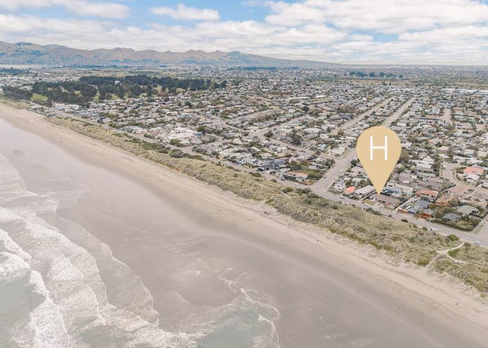  at 2/22 Marine Parade, North New Brighton, Christchurch City, Canterbury