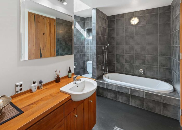  at 20 Mowhanau Drive, Kai Iwi