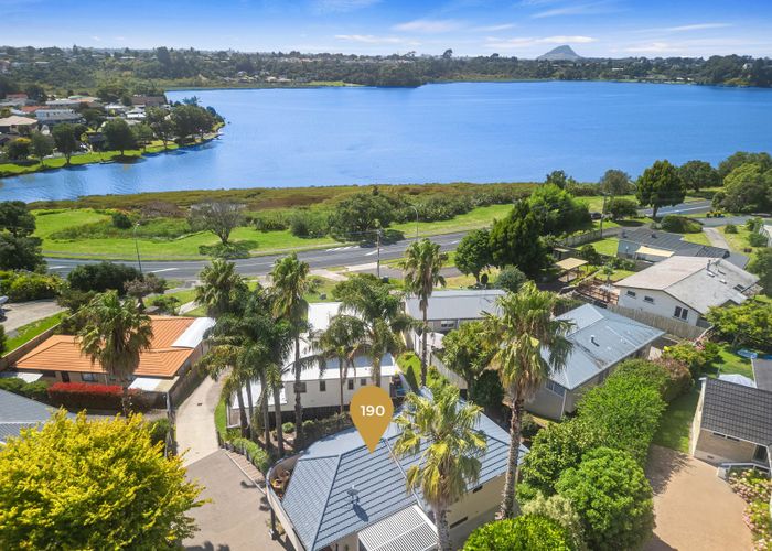  at 190 Welcome Bay Road, Welcome Bay, Tauranga, Bay Of Plenty