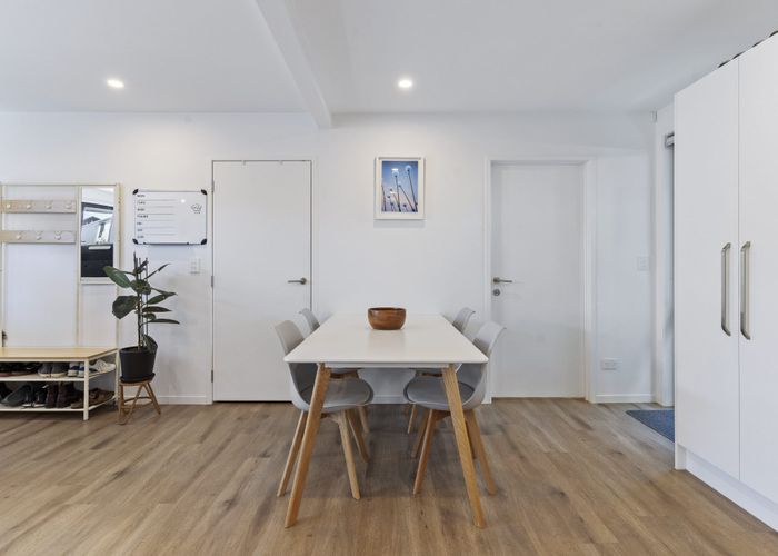  at 33 Cessna Crescent, Mangere, Auckland