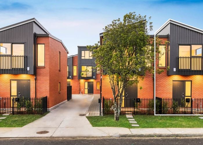  at 3/45 Smythe Road, Henderson, Auckland