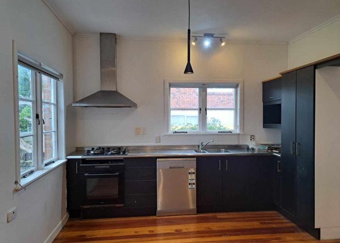  at 1/113 Shakespeare Road, Milford, Auckland