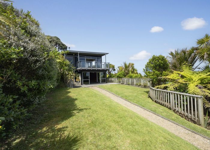  at 16 Log Race Road, Piha, Waitakere City, Auckland