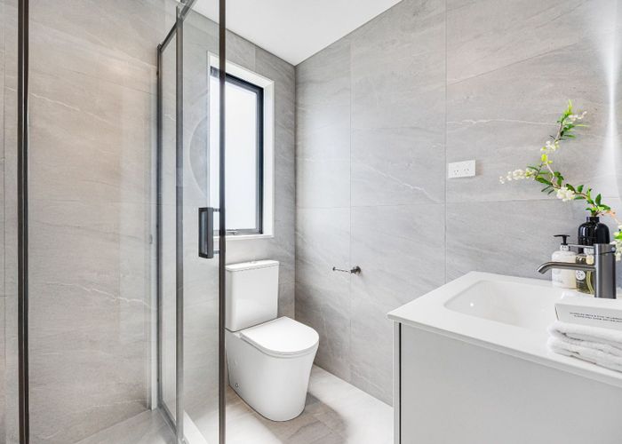  at 5/96 Bluebird Crescent, Unsworth Heights, North Shore City, Auckland