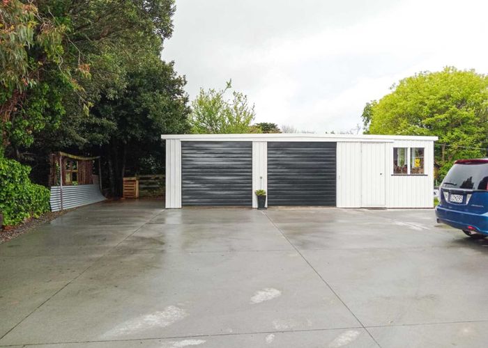  at 28 Shakespeare Road, Bastia Hill, Whanganui