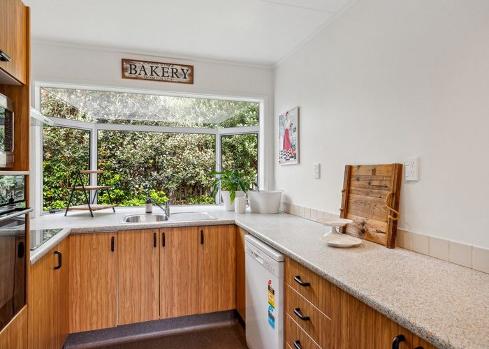  at 4 Sylvan Avenue, Waikanae, Waikanae