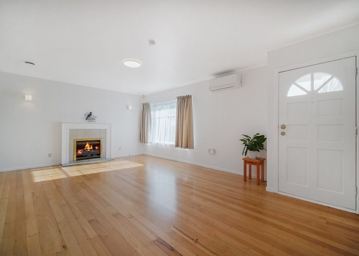  at 32 Essex Street, Te Atatu South, Waitakere City, Auckland