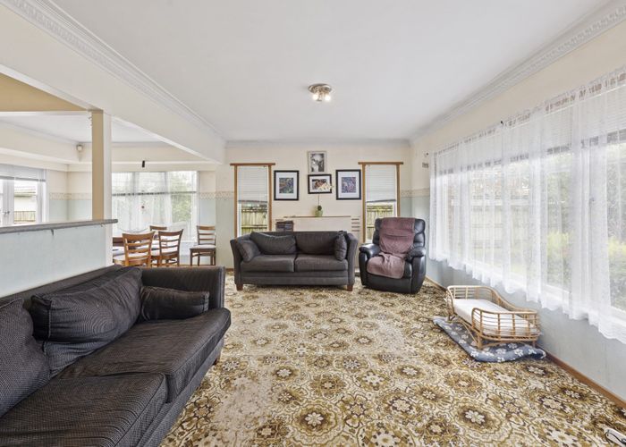  at 5 Fraser Road, Papatoetoe, Auckland