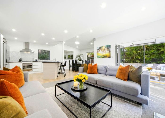  at 15a Korotaha Terrace, Rothesay Bay, North Shore City, Auckland