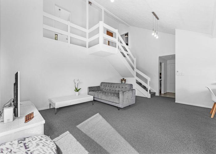  at 26 Orinda Close, Botany Downs, Manukau City, Auckland