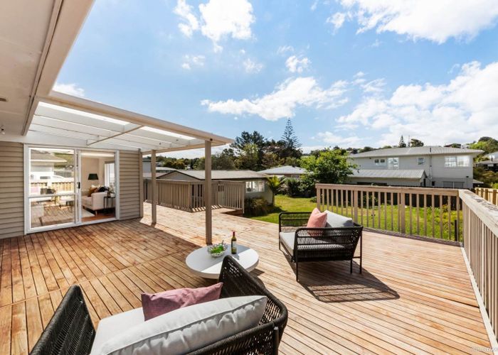  at 24 La Rosa Street, Green Bay, Auckland