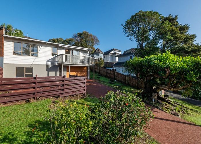  at 6A Braemar Road, Castor Bay, North Shore City, Auckland