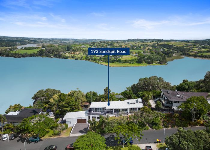  at 193 Sandspit Road, Shelly Park, Auckland