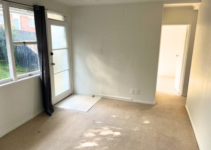  at 2/8 Almond Place, Mount Wellington, Auckland City, Auckland