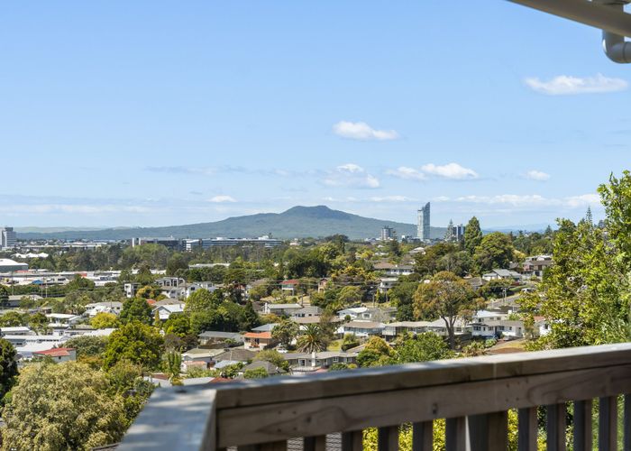  at 43 Agincourt Street, Glenfield, North Shore City, Auckland