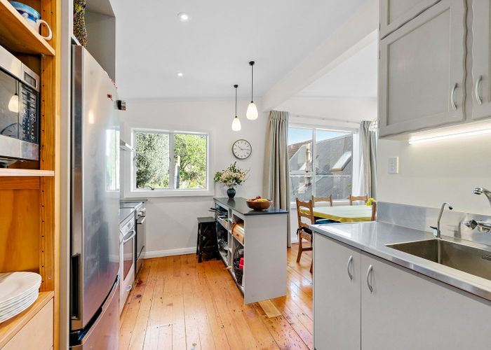  at 22 Jackson Street, Island Bay, Wellington