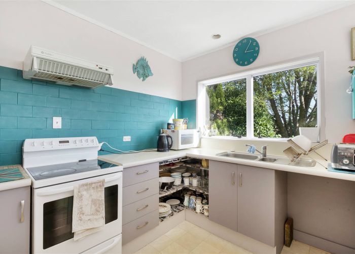  at 124 Tiraumea Drive, Pakuranga, Auckland