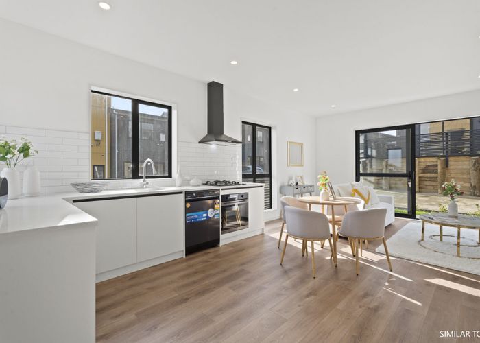  at 21 Matahae Drive, Flat Bush, Manukau City, Auckland