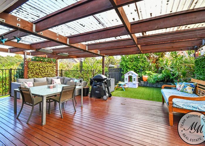  at 4 Ransom Smyth Drive, Goodwood Heights, Manukau City, Auckland