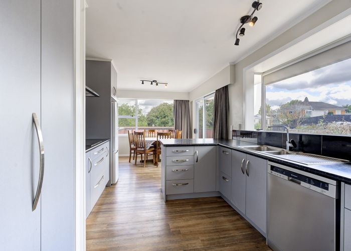  at 190 Sandwich Road, St Andrews, Hamilton