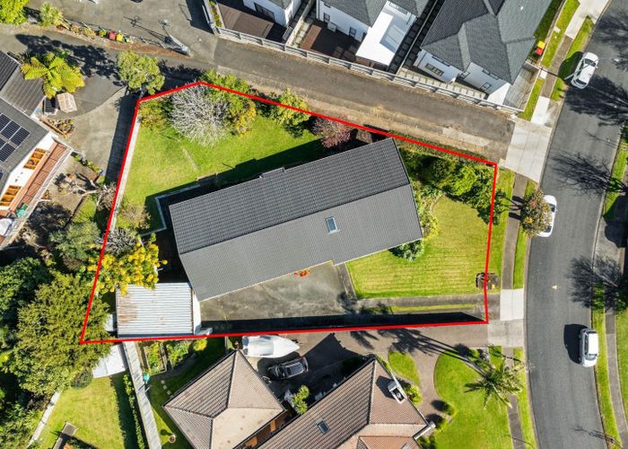  at 16 Fielding Crescent, Farm Cove, Auckland