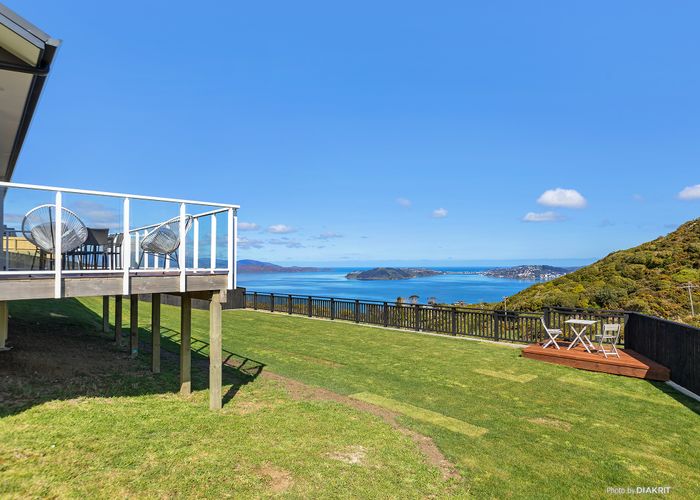  at 29 Promontory Crescent, Newlands, Wellington